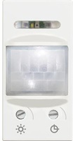 Датчик за движение PIR, 105°, обхват 6m @ h=1.2m, LED ≤ 50W, изисква неутрала, 1 мод. цвят Бял Classia Bticino